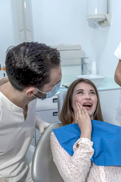 Best Emergency Broken Tooth Repair in Siesta Shores, TX